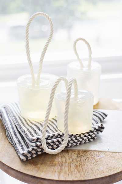 \"soap-on-a-rope-tutorial-DIY-make\"